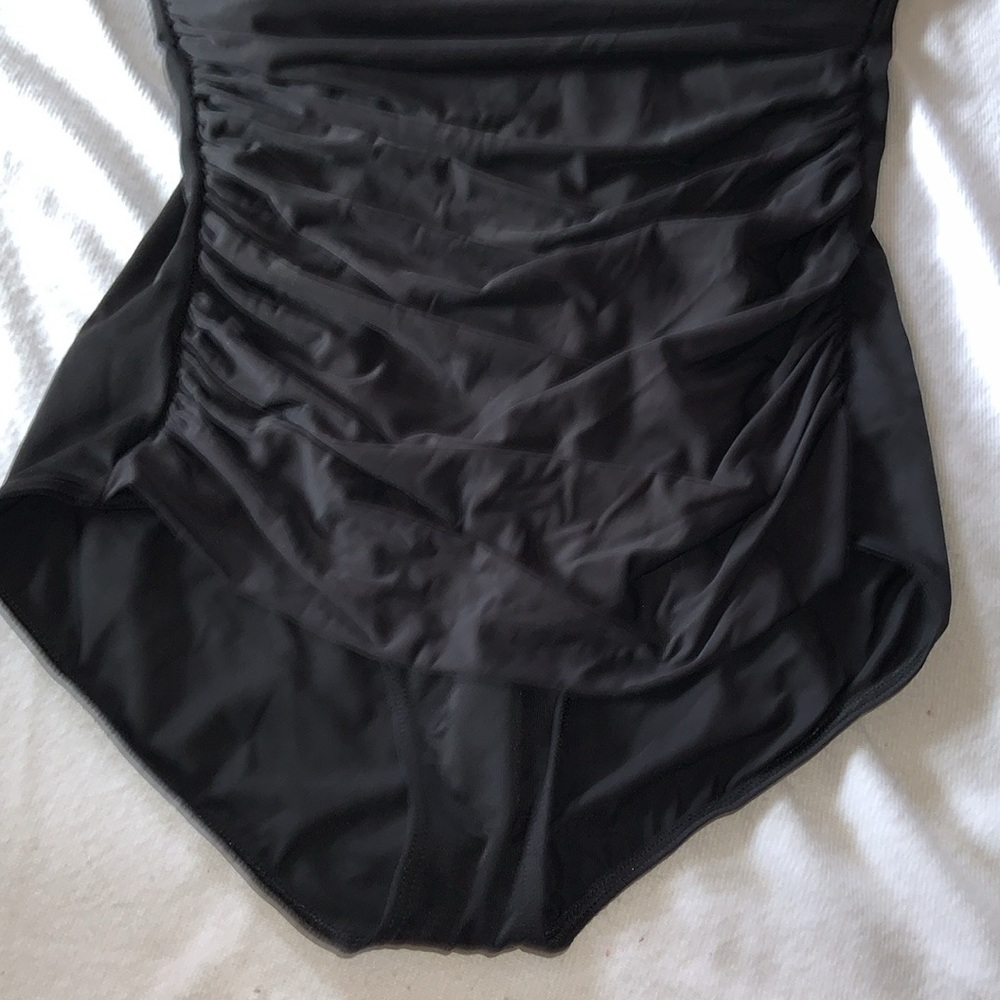 Miracle Suit Black Size 22 One Piece Ruched Front Adjustable Strap Swimsuit nice - Picture 3 of 12